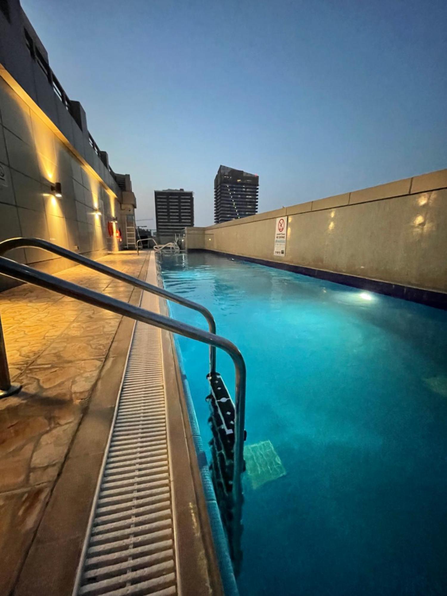 Great View, Dubai Sportcity, Parking Included, Nice Apartments Zewnętrze zdjęcie