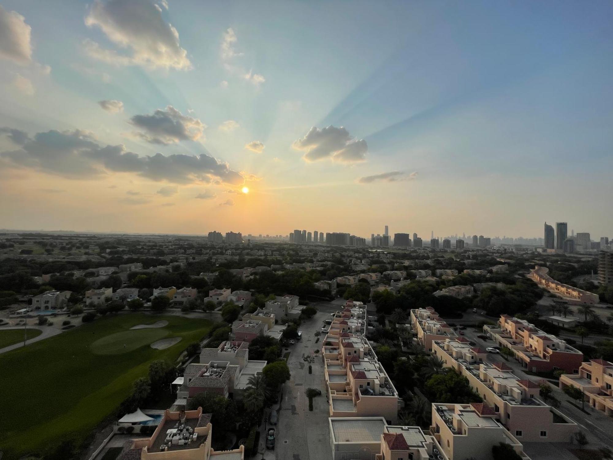 Great View, Dubai Sportcity, Parking Included, Nice Apartments Zewnętrze zdjęcie